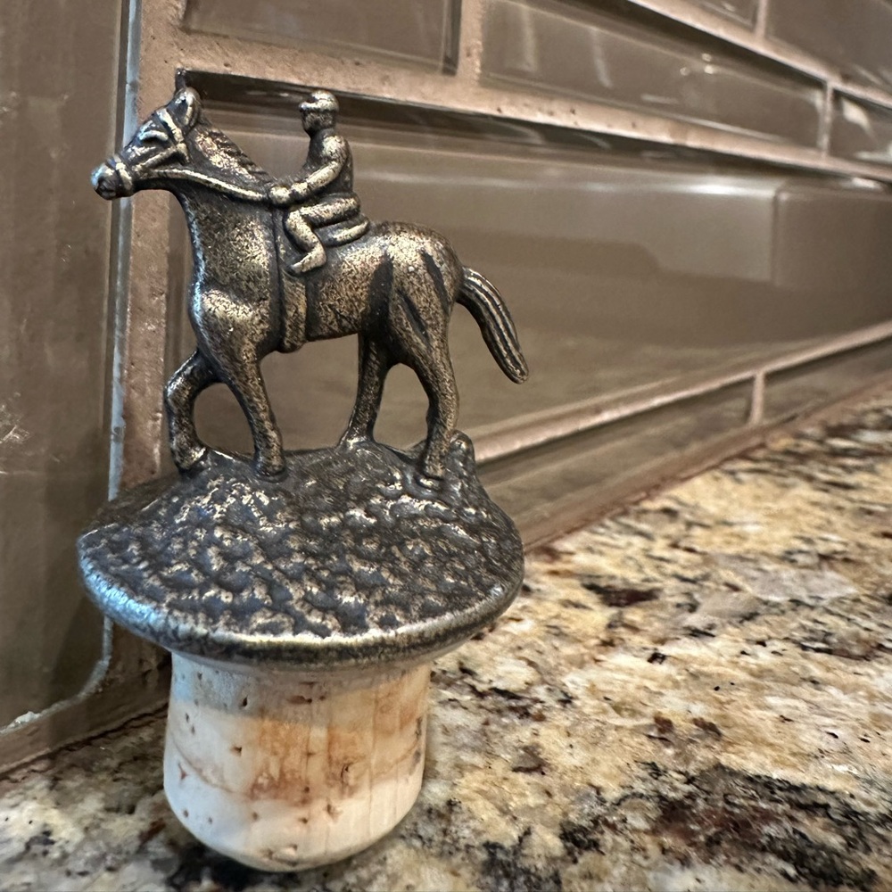 Collectible Blanton’s barrel bourbon Bottle Stopper in bronze “B” Starting Gate - Picture 2 of 2